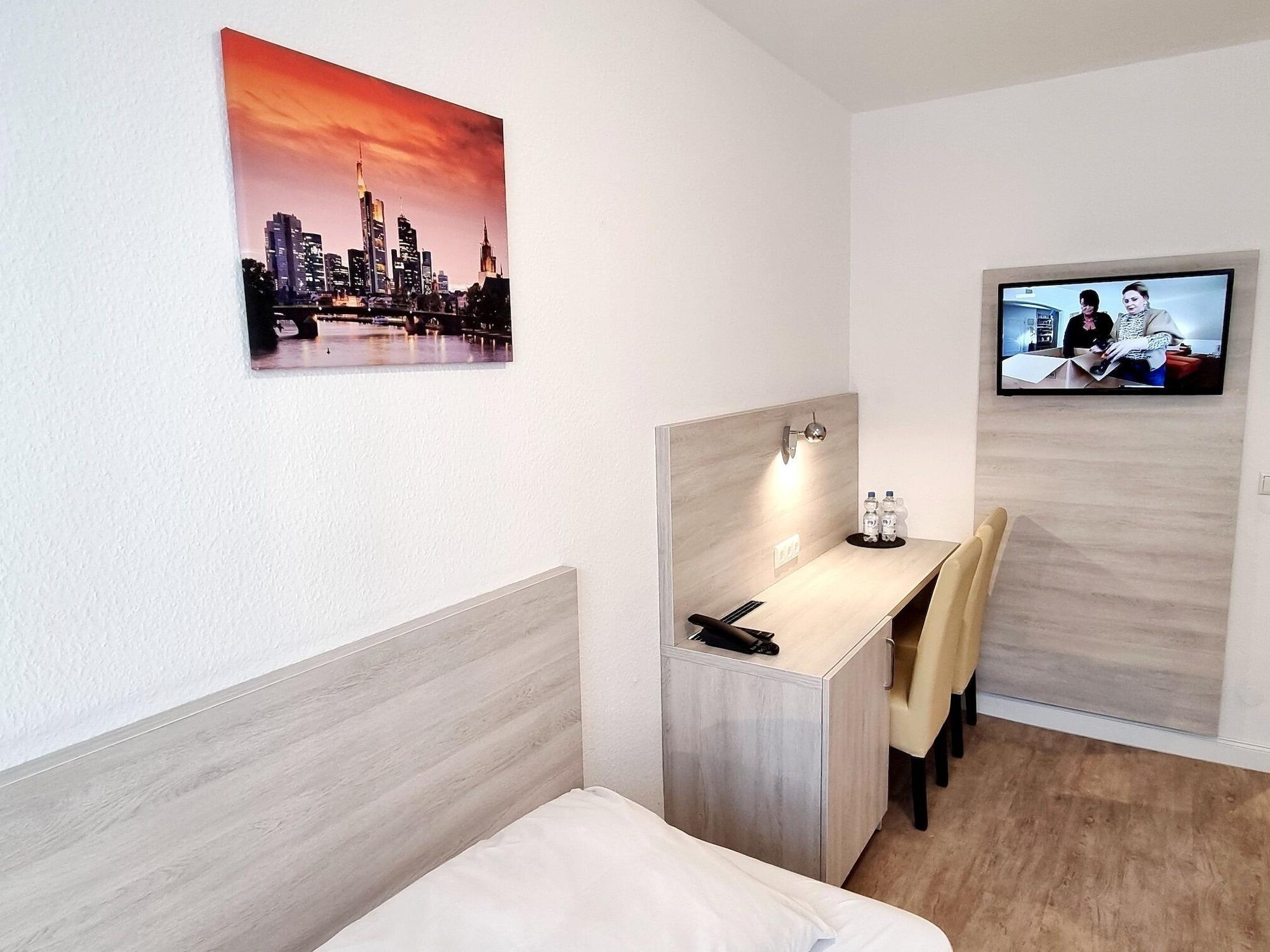 Adler Hotel Frankfurt Fráncfort del Meno Exterior foto
